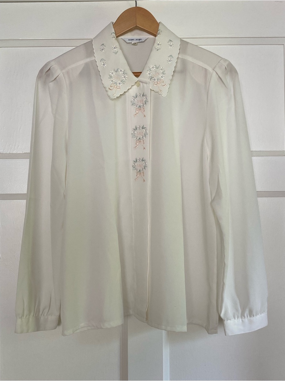 Vintage Embroidered Peter Pan Collar Long Sleeve Blouse